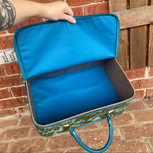 (SOLD) Vintage 1960s Floral Tapestry Carry-On Suitcase - Picture 4 of 7